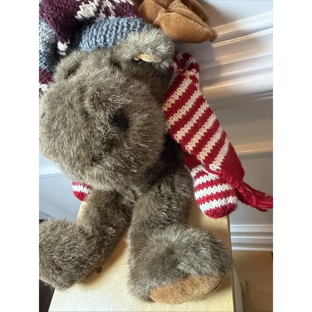 Boyds Collection Christmas Moose Plush 15” Knit Hat Scarf Mittens Holiday